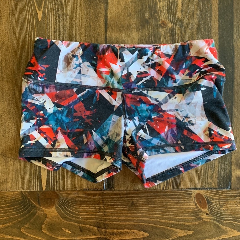 Fleo shorts. Size small